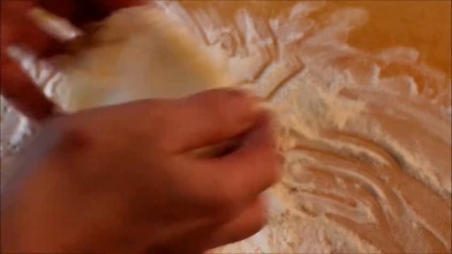 Как скатать мягкое песочное тесто