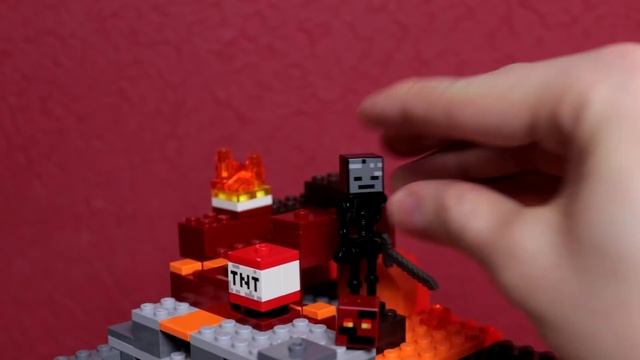 LEGO® Minecraft™ 21139 - Бой в Подземелье смотреть онлайн