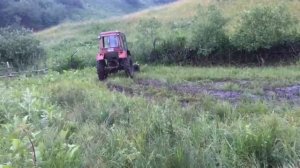 Трактор Т-25. Русский танк Т-25 застрял в грязи