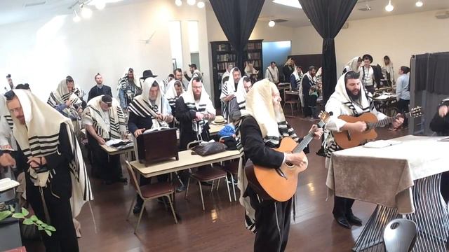 Hallel in LA at Maayon Yisroel Rosh Chodesh Teves/Chanuka with Moshe Storch & Akiva Cohen смотреть онлайн