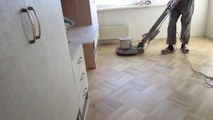 Шлифовка паркета дисковой машиной
