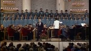 Иосиф Кобзон - Поклонимся великим тем годам (А.Пахмутова - М.Львов)