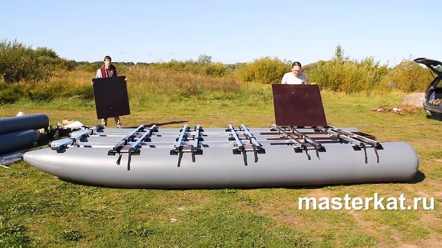 Надувной тримаран плот с палубой 400х200 см под мощный мотор. Мастеркат Т53-50-200 ТРТС. Сборка