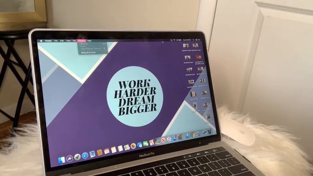 WHAT'S ON MY MACBOOK PRO | ACCESSORIES & CUSTOMIZATION (2020)