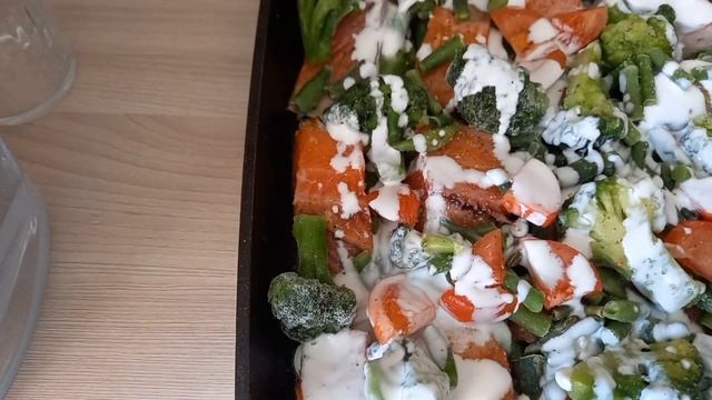 Форель с овощами в духовке. Огород на подоконнике.