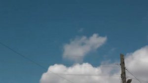 Самолеты над городом летают истребители чтоли))