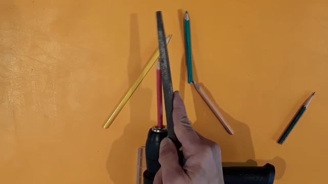 Как заточить карандаш без ножа и точилки. смотреть онлайн