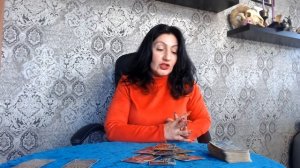 Онлайн расклад:"Любовный треугольник"