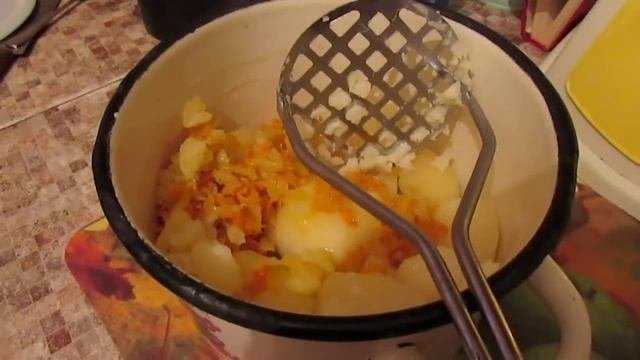Классическое картофельное пюре с маленьким секретом.