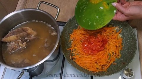 Такой Рассольник с Перловкой и Солёными Огурцами Съедается Сразу по Две Порции –Очень Вкусный Рецеп