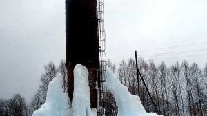 замерзшая водонапорная башня