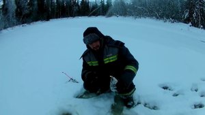 зимняя рыбалка язь 1.5 кг , за язем и сорогой на реку Еты-пур