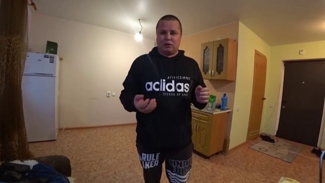 Хочу пожрать - Дядя Юра получает паспорт Проверяем кроликов на даче Хозяйство полным ходом смотреть онлайн