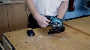 MAKITA HS301D CIRCULAR SAW WITH CXT BATTERIES - TOOLSTOP.CO.UK