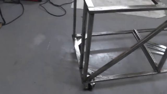 Инструментальная тележка ч5 (варю и собираю каркас)