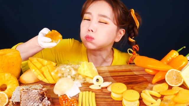 Mukbang 노란색디저트 먹방 Yellow Food Color Food CHEESE CAKE HONEYCOMB ASMR eatingsound Ssoyoung