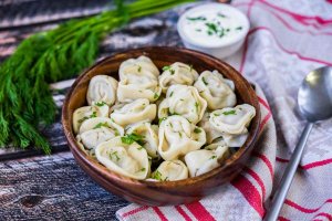 ТЕСТО НА КРУТОМ КИПЯТКЕ ЗАВАРНОЕ НА  ВАРЕНИКИ ПЕЛЬМЕНИ