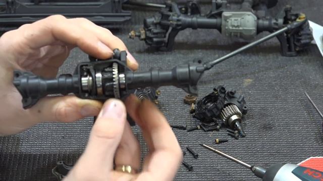 Traxxas TRX-4 ... Как работает блокировка диффа, порталы, переборка ведра, смазка, обзор.