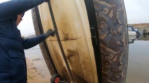 Смотрим Складной РИБ , Стрелка 330 , Осмотр после сезона 2020. Наличие сколов  на пластике