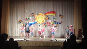 Ай, будет круто! песня Даша Костюченко  танцует с группой