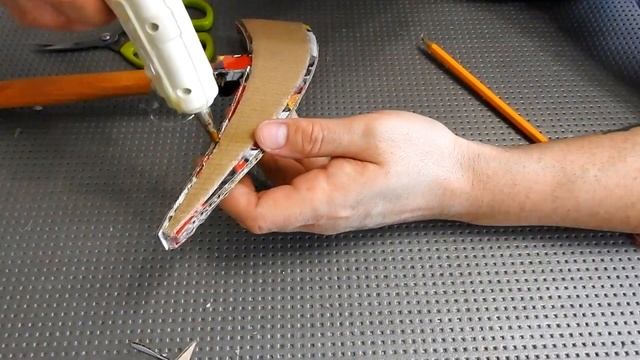 Поделки своими руками. Кирка для Гнома. Вязаная шапочка handmade. Knitting