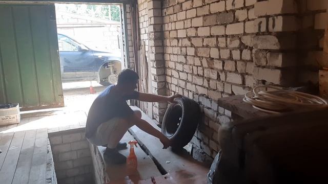 РЕМОНТ КОЛЕСА АВТОМОБИЛЯ ДОМА СВОИМИ РУКАМИ. смотреть онлайн