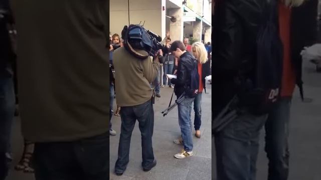 ПЕРВЫЙ ВЛАДЕЛЕЦ IPHONE 6 РАЗБИЛ ЕГО СРАЗУ ПОСЛЕ ПОКУПКИ смотреть онлайн