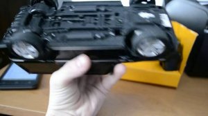 Расматриваем машину на пульте управления Mercedes-Benz