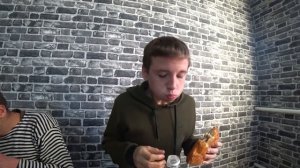 ШАУРМА БЕЛЯШ МАЙОНЕЗ КТО БЫСТРЕЕ СЪЕСТ ! ЧЕЛЛЕНДЖ КТО ПЕРВЫЙ КТО ПОСЛЕДНИЙ СЪЕСТ ВСЮ ЕДУ