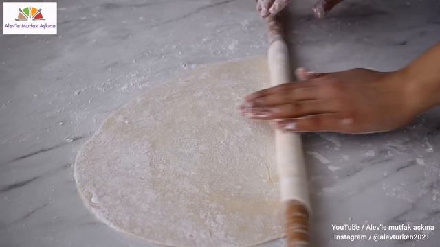 Bayrama Bu Baklava Olay Olur😃 Daha Kolayı Daha Lezzetlisi Yok❗ÇITIR ÇITIR El Açması Baklava Tarifi смотреть онлайн