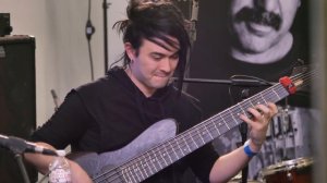 Henrik Linder tearing it up over Giant Steps (and the craziest frets ever!)