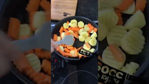 Запечённая форель в духовке с овощами