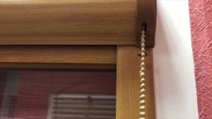 Рулонные шторы Уни1 кассетные с плоскими направляющими в цвете золотой дуб.mp4