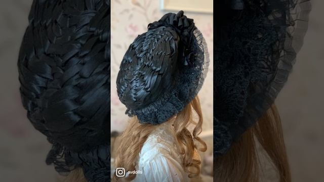 Шляпка для куклы из антикварных материалов. Doll's hat of antique materyals. смотреть онлайн