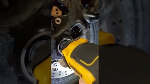 voge sr4 max, снять заднее колесо!