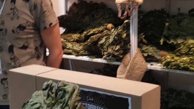 Москва Апрель 2022 ЭКСПОЦЕНТР. XVIII Выставка-ярмарка "ЖАР-ПТИЦА". Новые мастера и старые знакомые смотреть онлайн