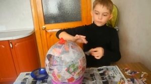 Поделка ко дню космонавтики. Делаем луну. Do the moon.