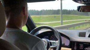 А теперь на выходе газ в пол! Тест -драйв Porsche Cayenne 2021