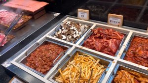 КИТАЙСКИЕ ШАШЛЫКИ. ШВЕДСКИЙ СТОЛ НА САНЬЯ.ХАЙНАНЬ. CHINESE BBQ IN SANYA. CHINA.