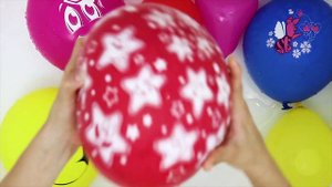 Лопаем шарики с водой Изучаем цвета для самых маленьких