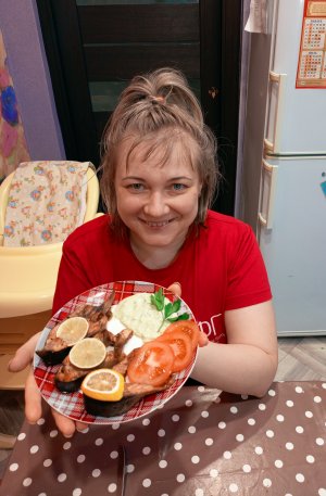 Сочный стейк рыбы в оригинальной подаче