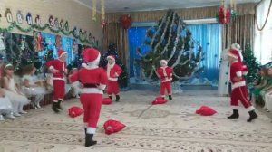 Танец Дедов Морозов новый год 2020-2021 (средняя группа)