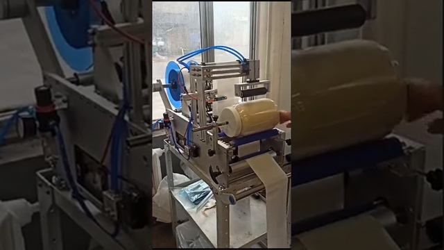Полуавтоматический этикетировщик. Нанесение самоклеящейся этикетки на ПЭТ банки. ПрактикМ