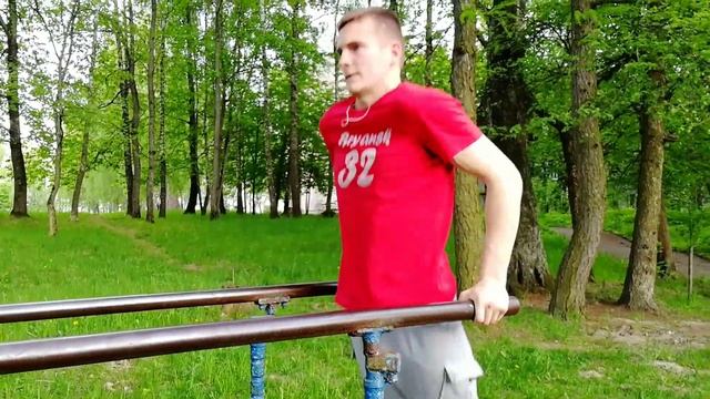 Отжимание на брусьях за 50 секунд. смотреть онлайн
