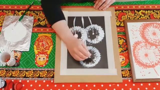 Нетрадиционная техника рисования бумажной втулкой