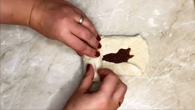 Булочка «СИННАБОН» с корицей и сахаром за 1 минуту в микроволновке!