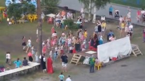 Дети танцуют в Сухуми, Абхазия. Kids dance in Sukhumi, Abkhazia.