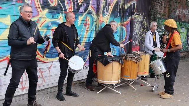 DSC 34 - Manchester School of Samba 1 - Street Performance смотреть онлайн