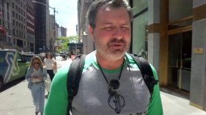 Бродвей Нью - Йорка выглядит не так, как на картинке! Банк США заблокировал мне счет