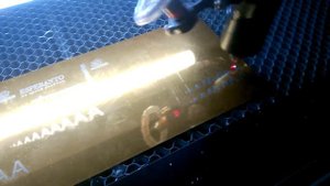 Гравировка на металле станком CO2 APACHI 1690 100w